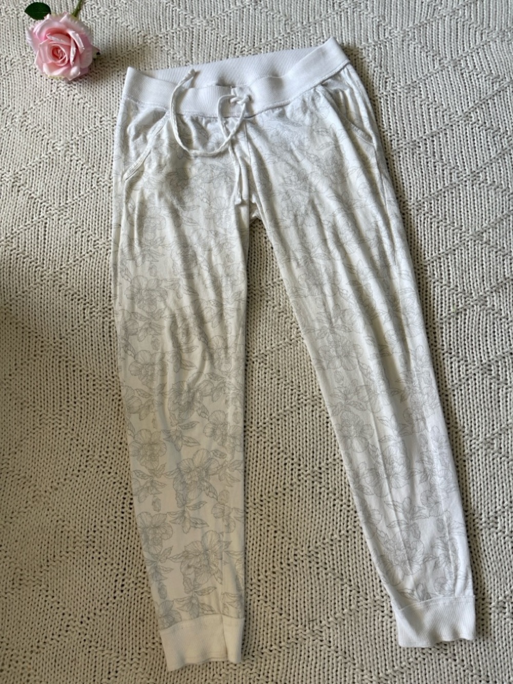 GEF White Floral Jogger Lounge Pants Small Soft Cottagecore Pajama Pants